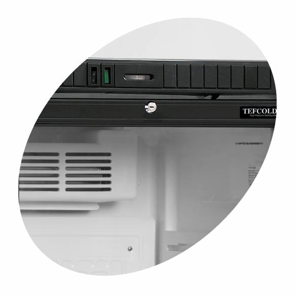Tefcold- Armario expositor refrigerado 2 medias puetrtas TEFCOLD SCU2375