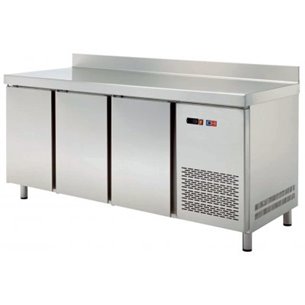 Clima Hosteleria- Mesa Snack Mantenimiento Congelados 3 puertas Fondo 600 de 2017 x600 x850h mm CORDOBA MCCH-200