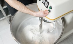 Máquinas de amassar industriais